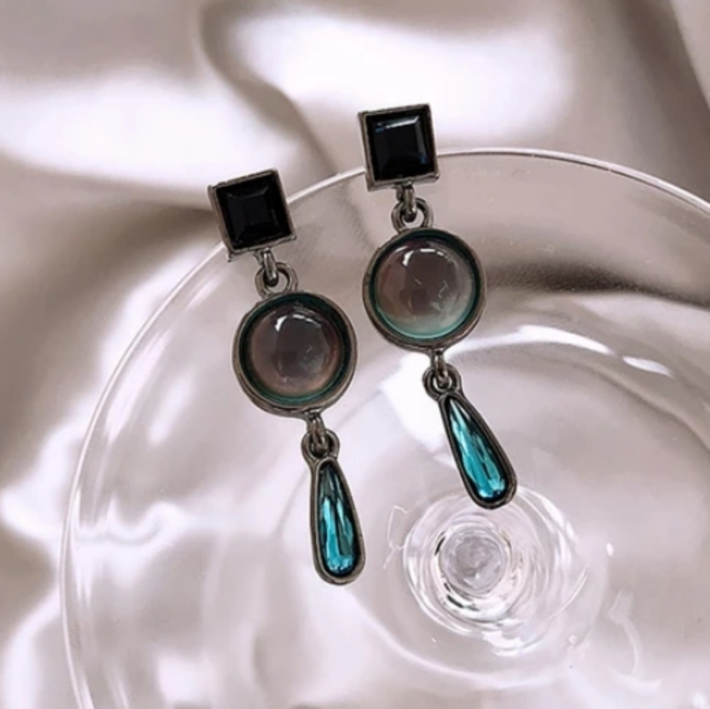 Moonstone geometric dangle drop earrings - Picture 3 of 7